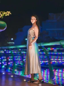 Stunning Beach Photos: Girlfriend of People's Artist Viet Anh Shows Off Her Fit Physique - image 4