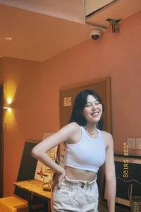 Vietnam Idol Contestant Stuns Fans with Pageant-Ready Visuals - image 7